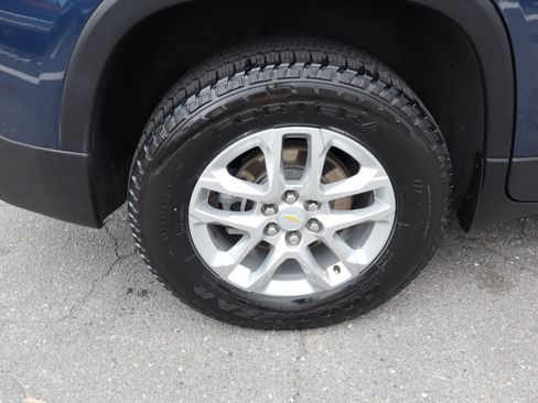 Used 2023 Chevrolet Traverse LS w/ Safety Package AWD/4WD image 41