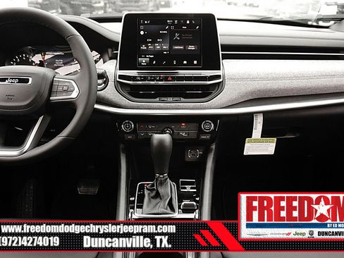 New 2026 Jeep Compass Latitude image 19