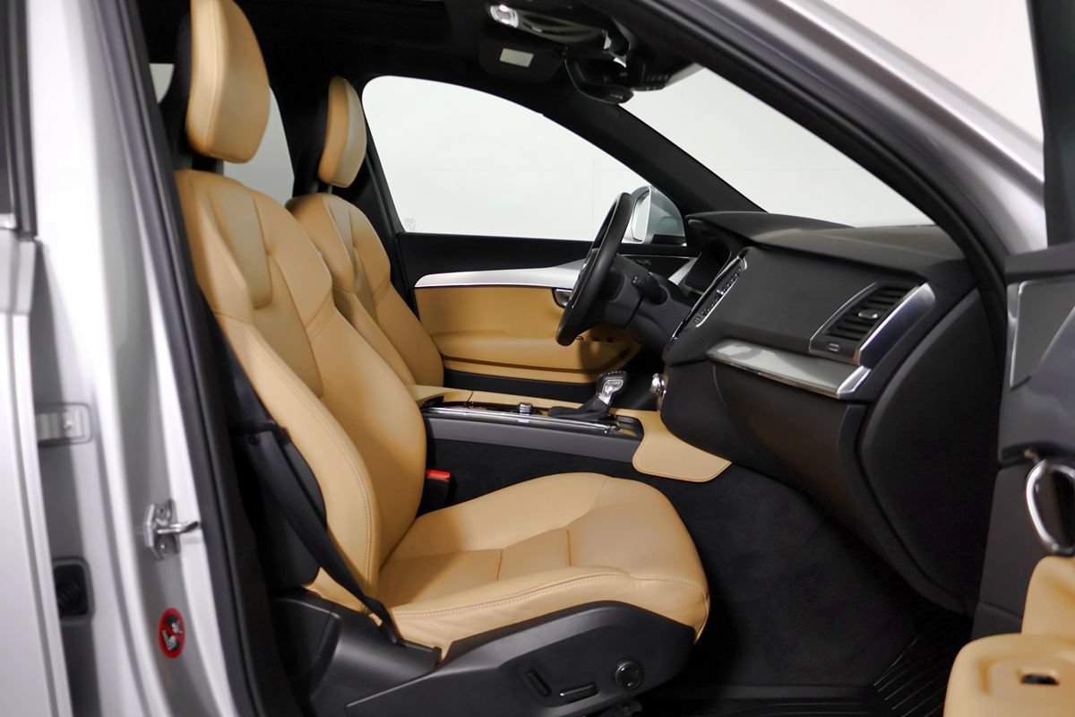 Used 2018 Volvo XC90 T5 Momentum w/ Convenience Package AWD/4WD image 46