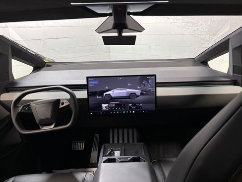 Used 2024 Tesla Cybertruck AWD Crew Cab image 28