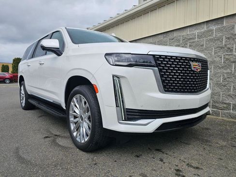 Certified 2023 Cadillac Escalade ESV Premium Luxury AWD/4WD image 13