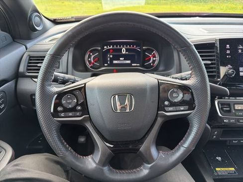 Used 2024 Honda Passport Black Edition image 17