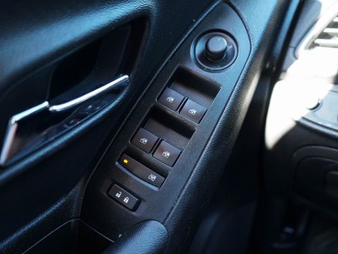 Used 2019 Chevrolet Trax LS image 27