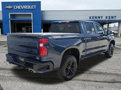 Used 2023 Chevrolet Silverado 1500 Custom Trail Boss w/ LPO, Dark Essentials Package AWD/4WD image 4