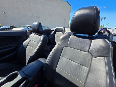 Used 2020 Ford Mustang Premium image 18