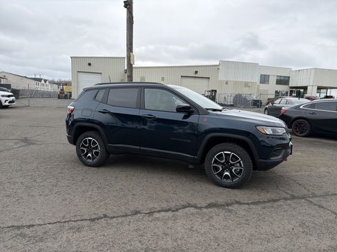 New 2026 Jeep Compass Trailhawk image 7