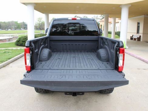 Used 2017 Ford F250 Lariat w/ FX4 Off-Road Package image 20