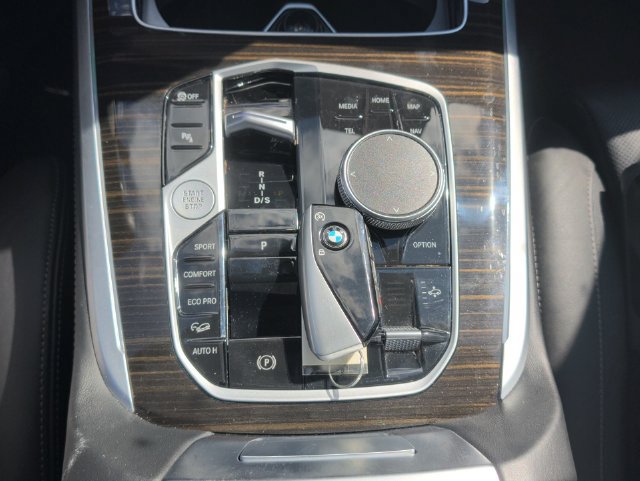 Used 2025 BMW X7 xDrive40i AWD/4WD image 25