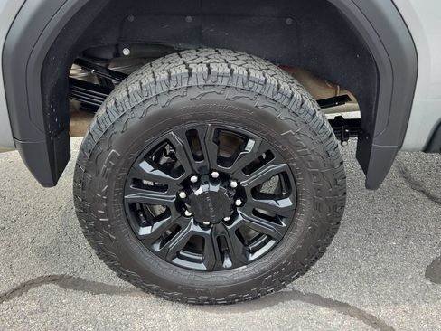 Used 2025 GMC Sierra 3500 Denali Ultimate AWD/4WD image 17