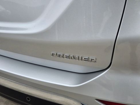 Used 2019 Chevrolet Equinox Premier FWD image 9