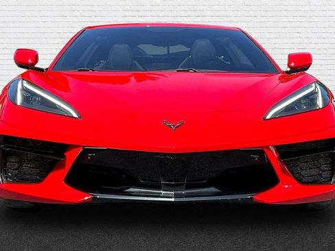 Used 2022 Chevrolet Corvette Stingray Preferred Cpe w/ Engine Appearance Package RWD image 2