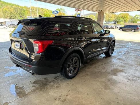 Certified 2023 Ford Explorer XLT w/ Equipment Group 202A image 4