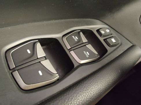 Used 2016 Hyundai Santa Fe SE image 27