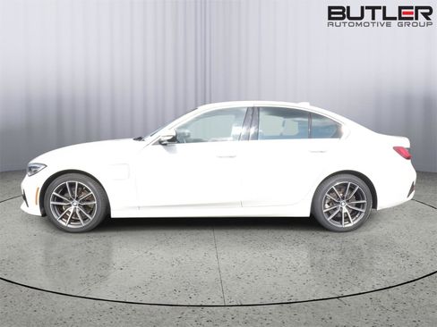 Used 2021 BMW 330e w/ Convenience Package RWD image 3