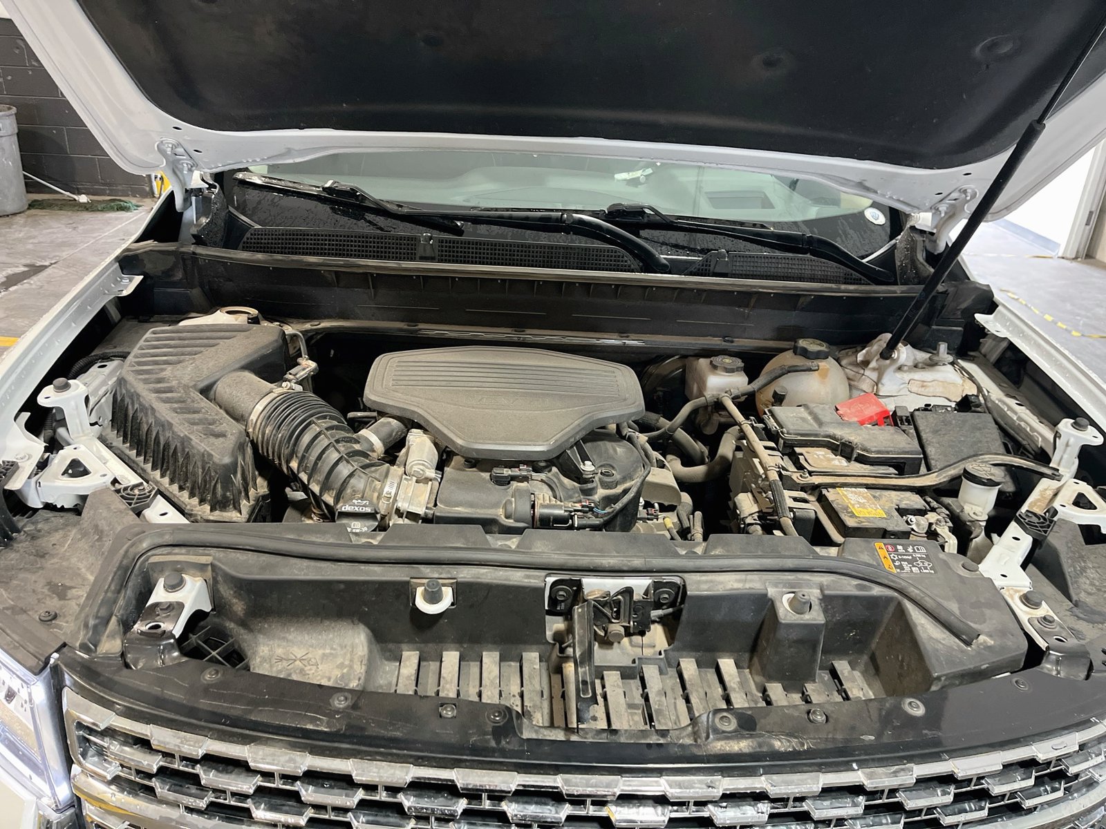 Used 2023 GMC Acadia AT4 w/ Preferred Package AWD/4WD image 32