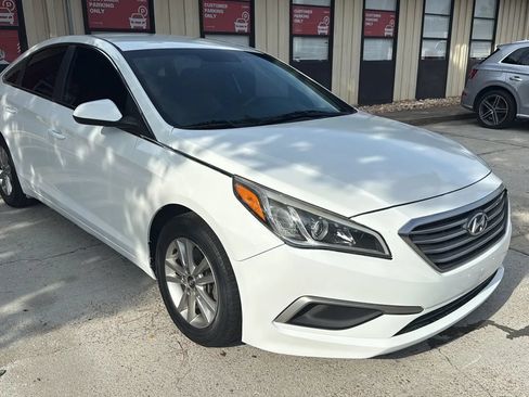 Used 2017 Hyundai Sonata SE FWD image 3