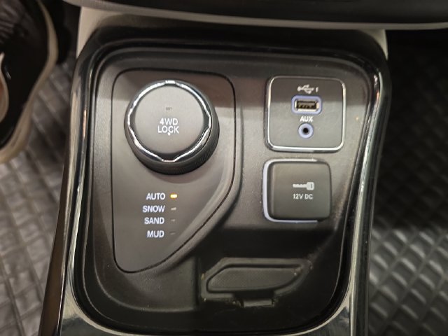 Used 2020 Jeep Compass Limited AWD/4WD image 24