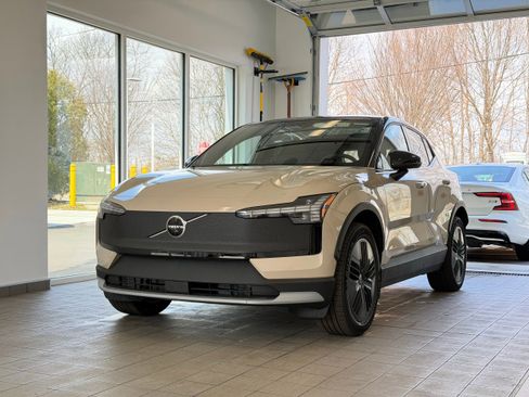 New 2026 Volvo EX30 Cross Country Ultra w/ Protection Package Premier image 2