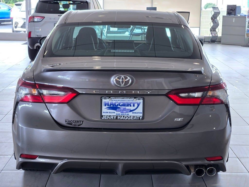 Used 2024 Toyota Camry SE FWD image 12