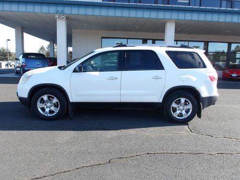 Used 2011 GMC Acadia SLE image 2