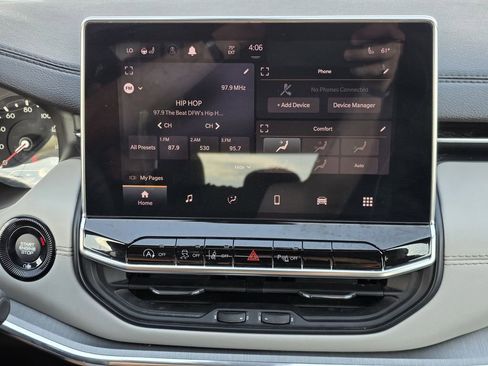 Used 2024 Jeep Compass Limited image 12