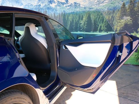 Used 2018 Tesla Model S 75D image 28