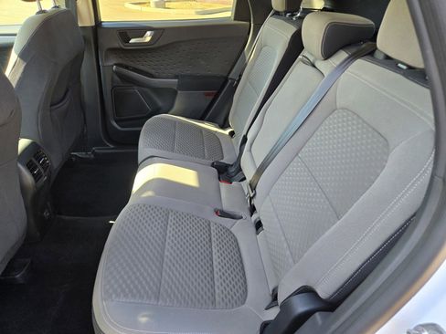 Used 2020 Ford Escape SE Sport image 9