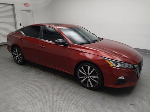Used 2020 Nissan Altima 2.5 SR w/ Premium Package image 11