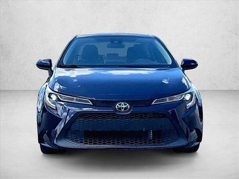 Used 2021 Toyota Corolla LE FWD image 3