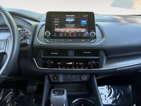 Used 2024 Nissan Rogue SV w/ SV Premium Package FWD image 7