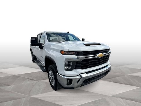 Used 2025 Chevrolet Silverado 2500 LT w/ Convenience Package AWD/4WD image 2