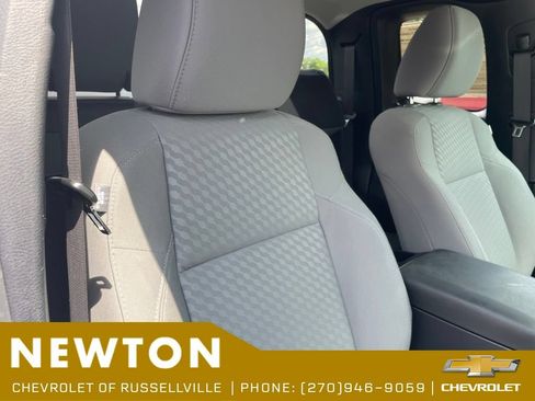 Used 2022 Toyota Tacoma SR5 w/ SR5 Appearance Package (SM) AWD/4WD image 18