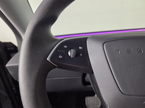 Used 2025 Tesla Model 3 Long Range image 17