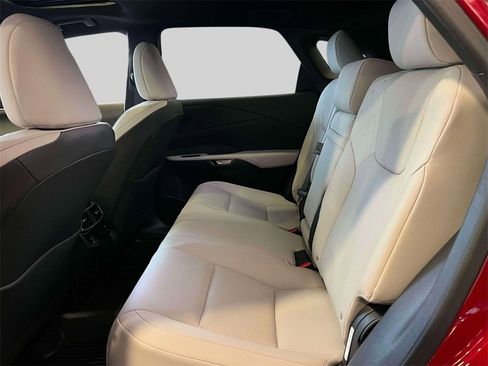 Certified 2025 Lexus RX 350h w/ Kick Sensor & Tow Package image 8