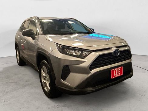 Used 2019 Toyota RAV4 LE image 7
