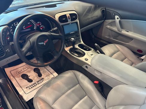 Used 2005 Chevrolet Corvette Coupe w/ Preferred Equipment Group RWD image 11