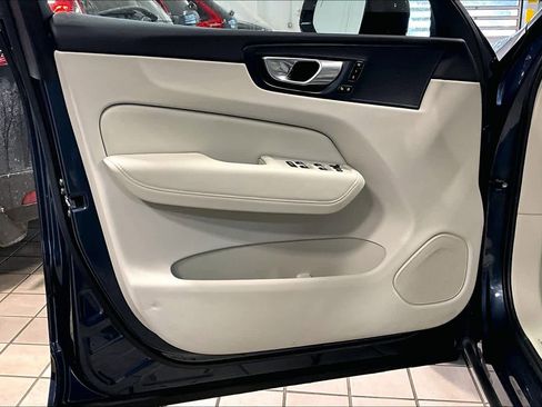 Used 2023 Volvo XC60 B5 Plus w/ Climate Package image 21