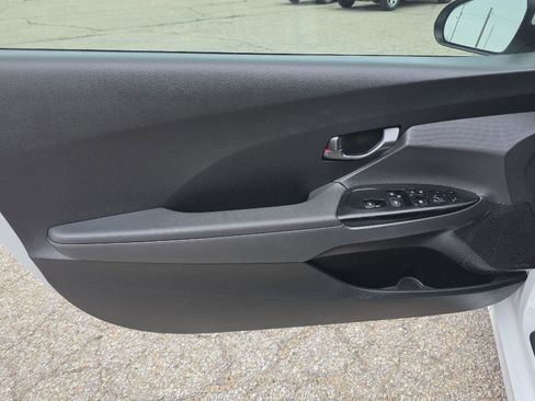 Used 2020 Hyundai Veloster 2.0 Premium image 32