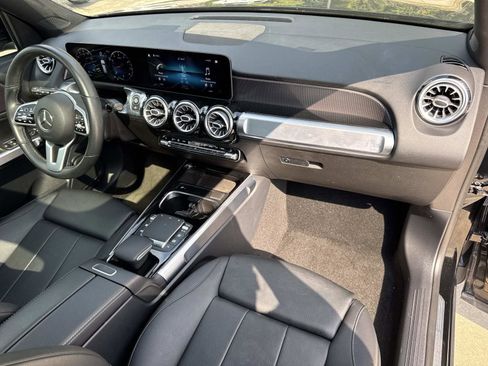 Certified 2021 Mercedes-Benz GLB 250 w/ Premium Package image 17