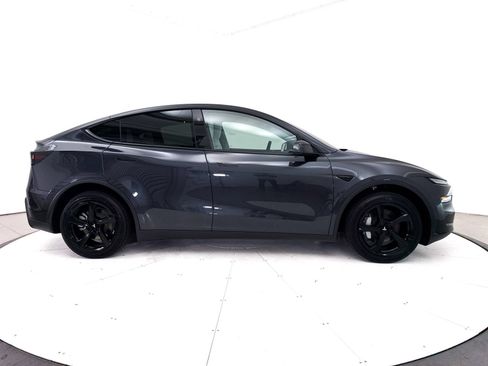 Used 2026 Tesla Model Y Long Range RWD image 40