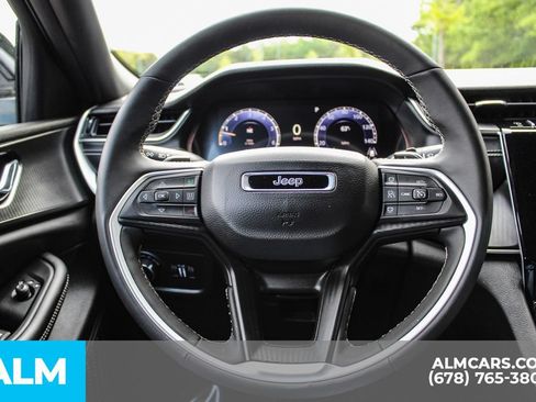 Used 2025 Jeep Grand Cherokee Altitude AWD/4WD image 24
