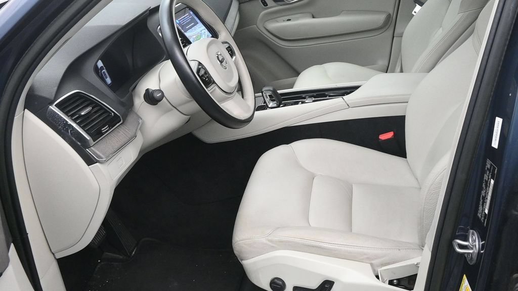 Used 2023 Volvo XC90 B6 Plus AWD/4WD image 10