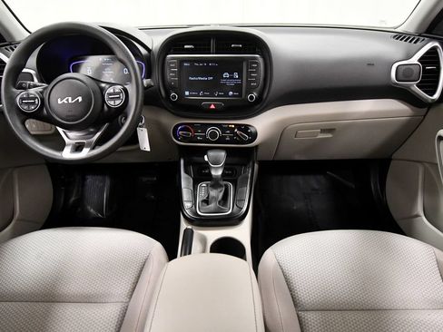Certified 2025 Kia Soul LX FWD image 3
