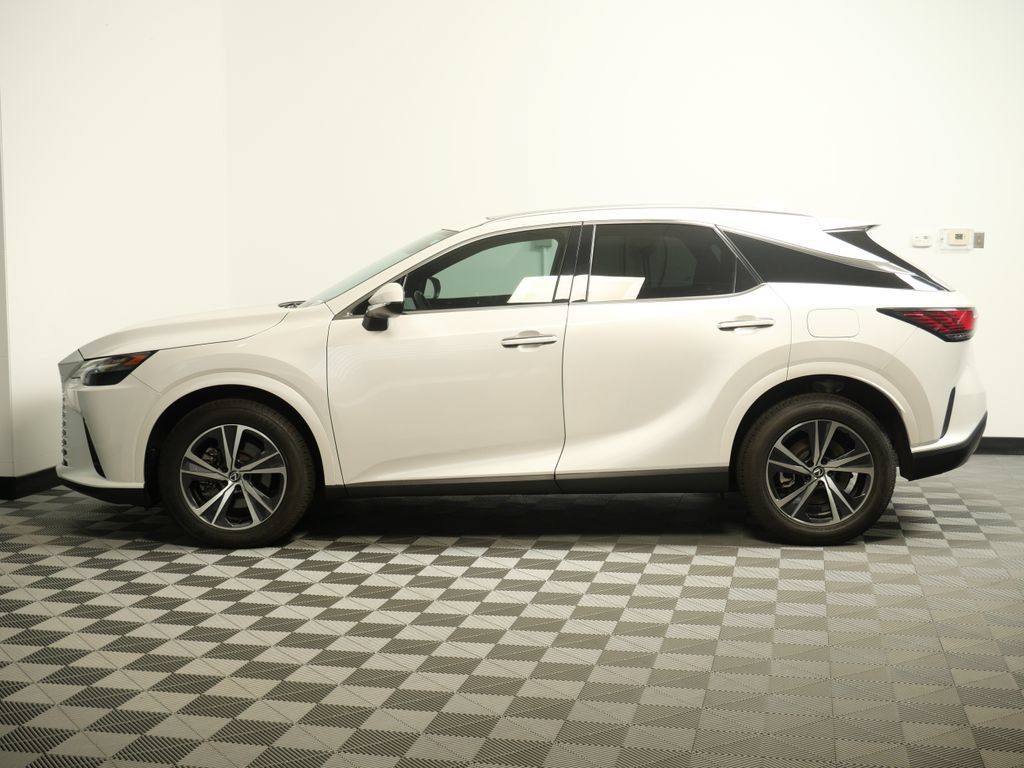 Used 2023 Lexus RX 350 Premium w/ Accessory Package AWD/4WD image 4