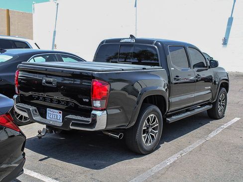 Used 2018 Toyota Tacoma SR5 RWD image 7