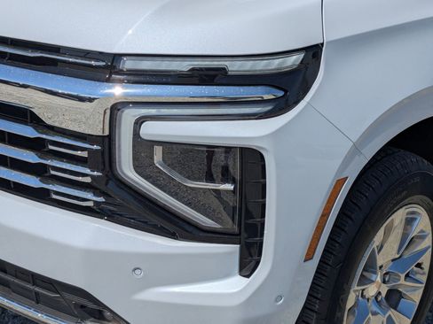 New 2026 Chevrolet Suburban Premier w/ Sun And Tow Package AWD/4WD image 11