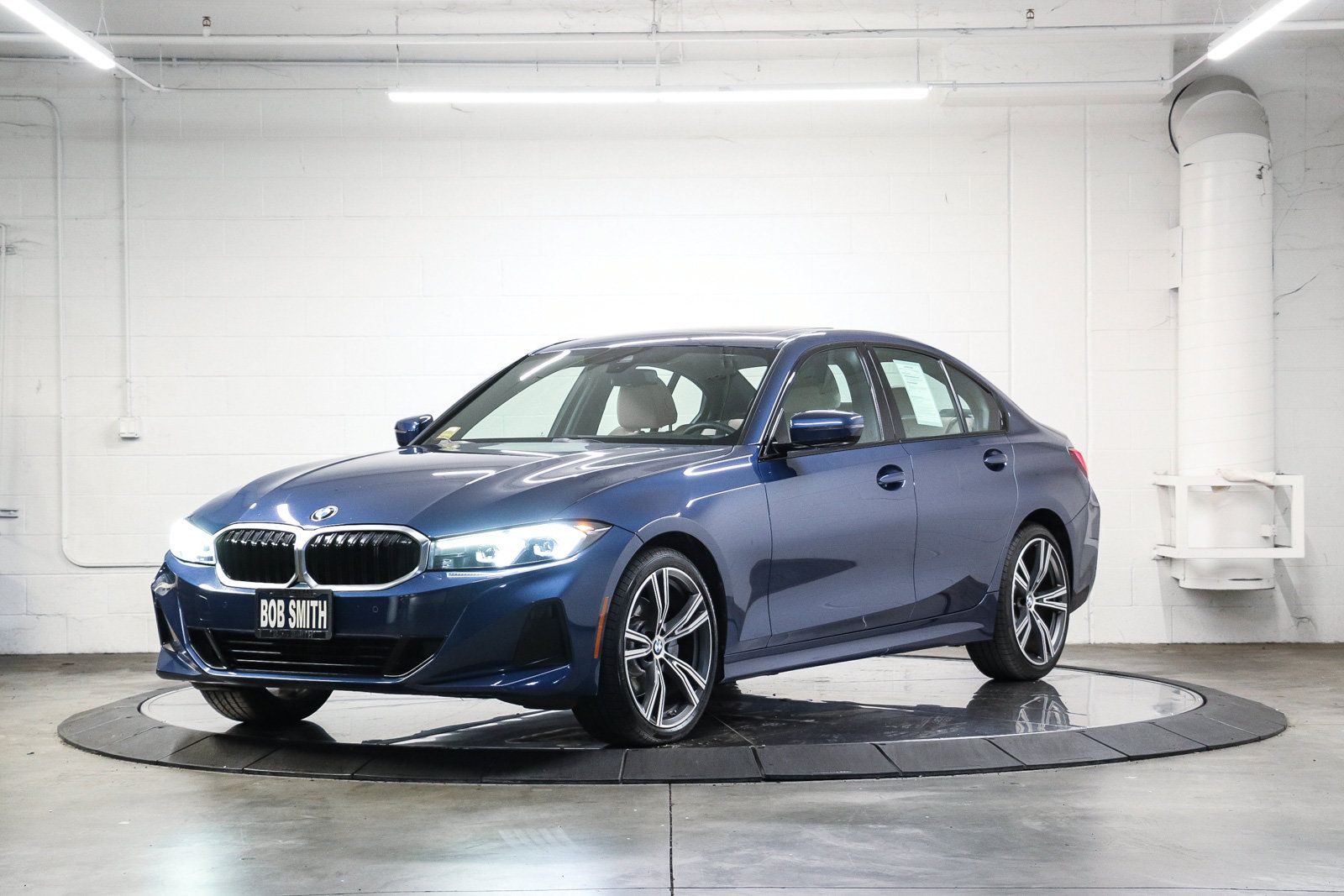 Certified 2023 BMW 330i Sedan w/ Driving Assistance Package RWD image 3