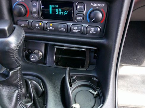 Used 2004 Chevrolet Corvette Coupe RWD image 56