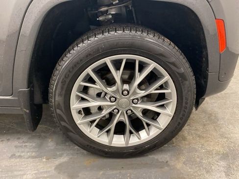 Used 2023 Jeep Grand Cherokee Summit w/ Luxury Tech Group V image 34