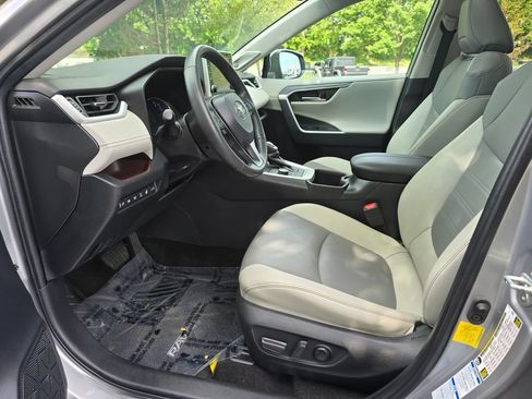 Certified 2022 Toyota RAV4 Limited AWD/4WD image 18